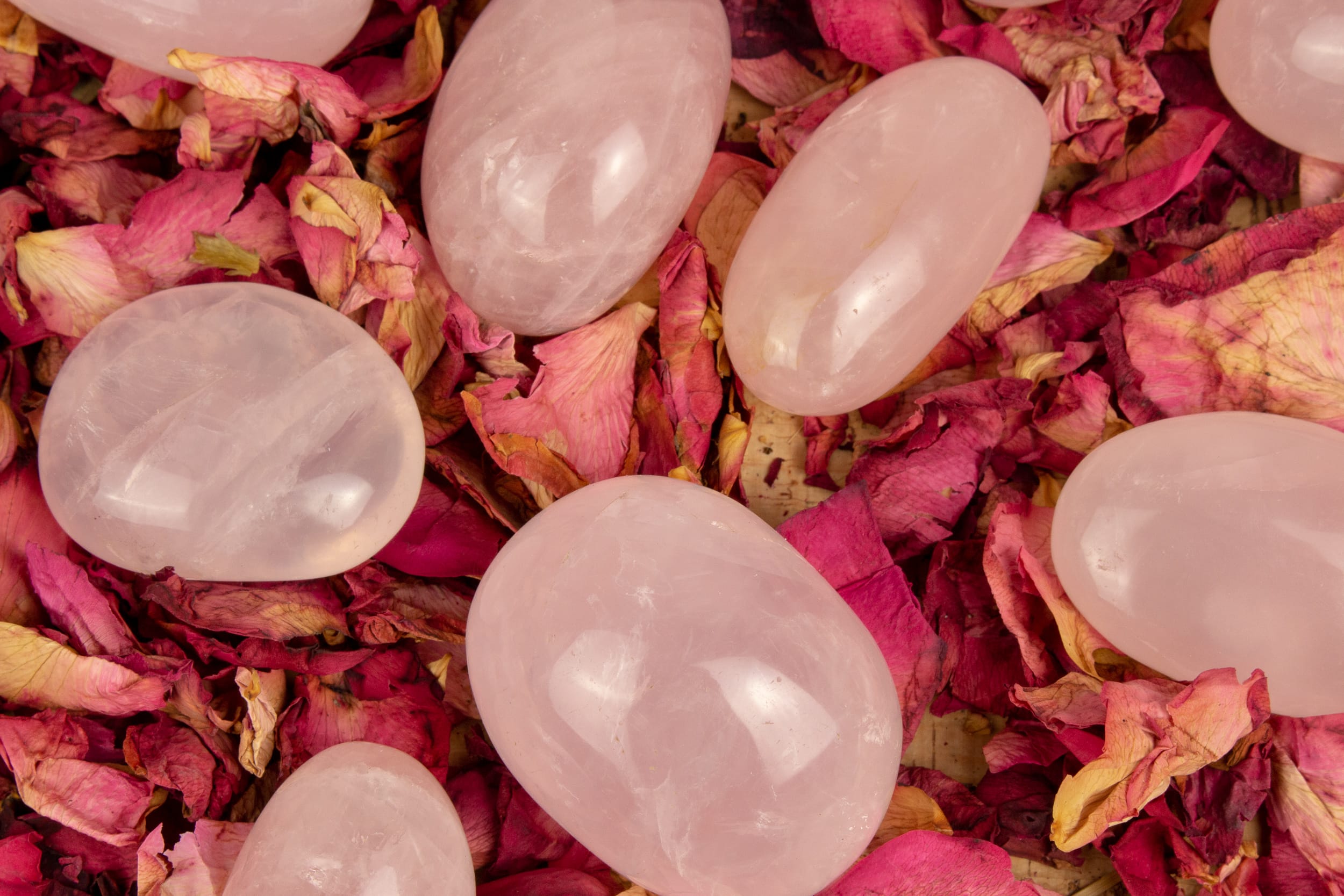 rose quartz healing stone meaning