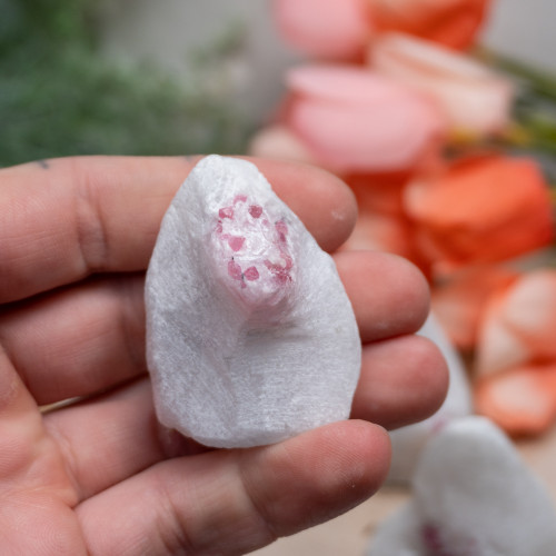 Spinel in Marble Random