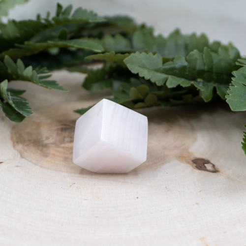 Mangano Calcite Standing Cube