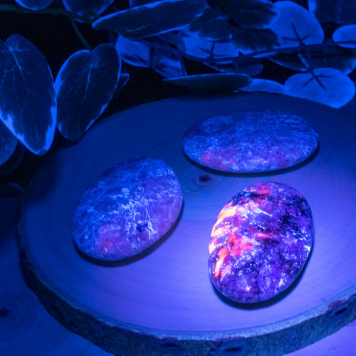 Hackmanite Palmstone