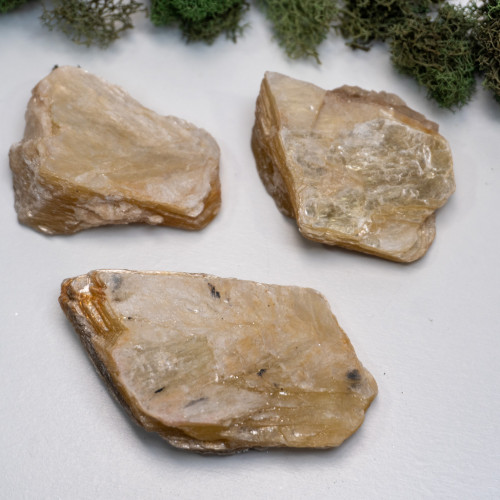 Medium Raw Golden Mica Random