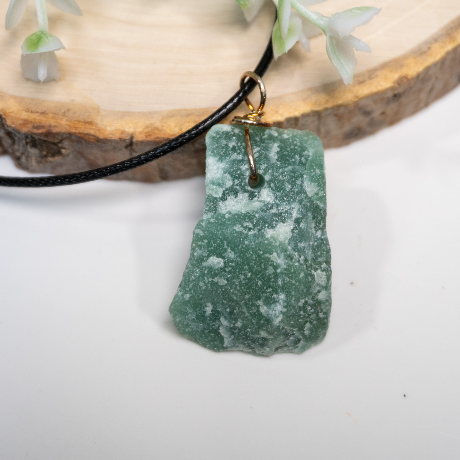 Green AVENTURINE Crystal Pendant - Crystal Points, Handmade Jewelry, H –  Throwin Stones