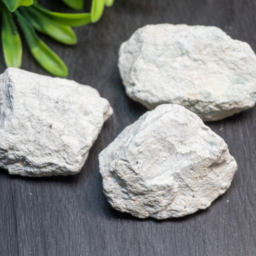 Random Izumo Zeolite