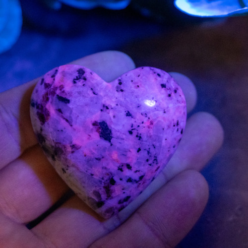 Hackmanite and Ijolite Heart