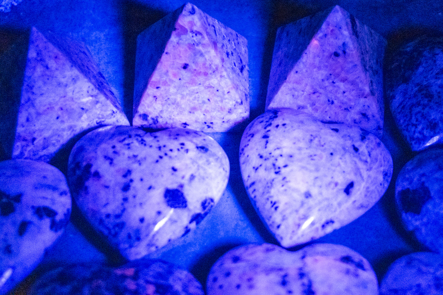 Hackmanite With Ijolite