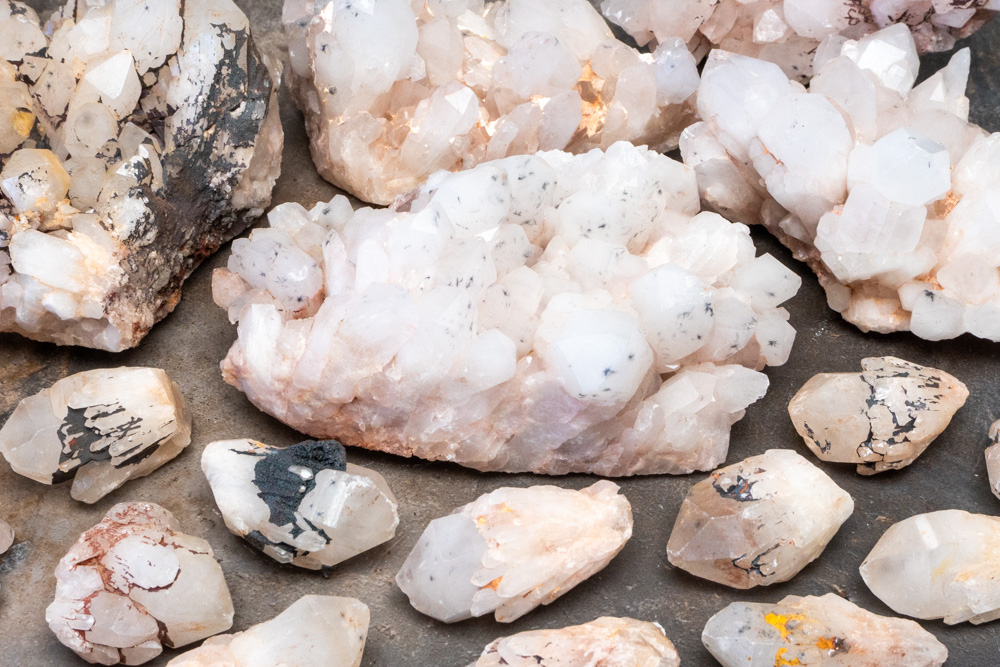 Hollandite in Quartz