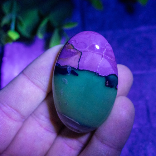 Volcano Agate (UV Reactive) Palmstone #14