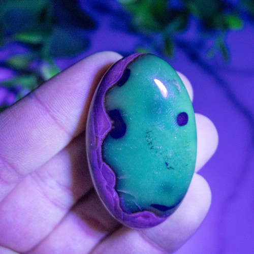 Volcano Agate (UV Reactive) Palmstone #8
