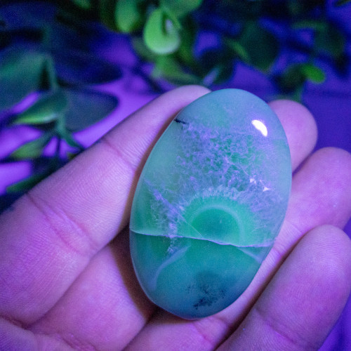 Volcano Agate (UV Reactive) Palmstone #4