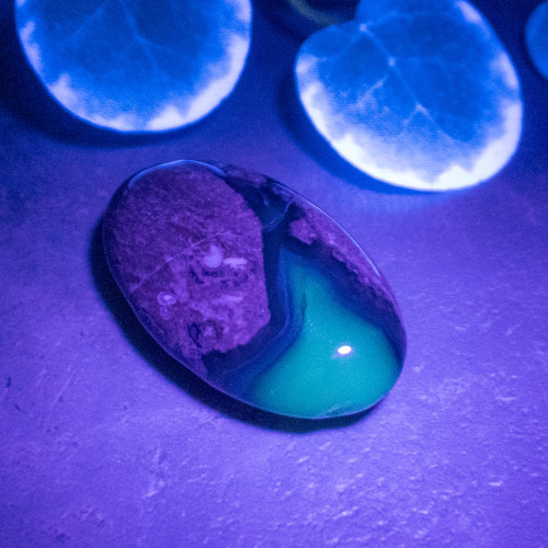 Volcano Agate Palmstone (UV Reactive) #15