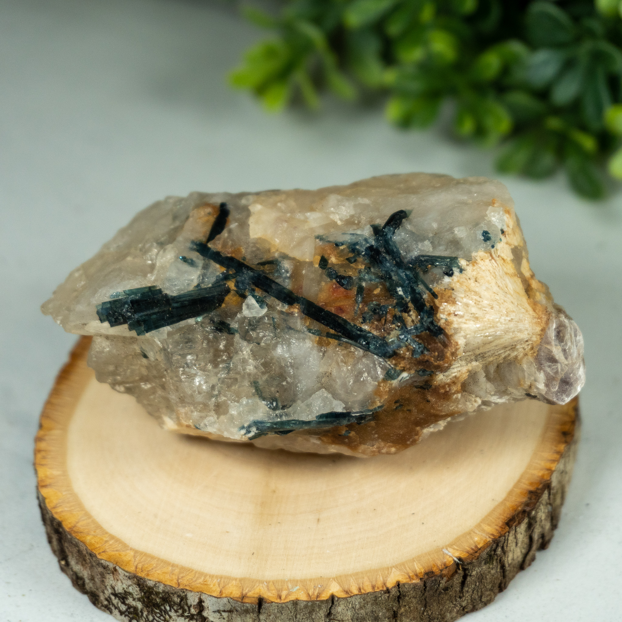 Indicolite on Quartz with Barite