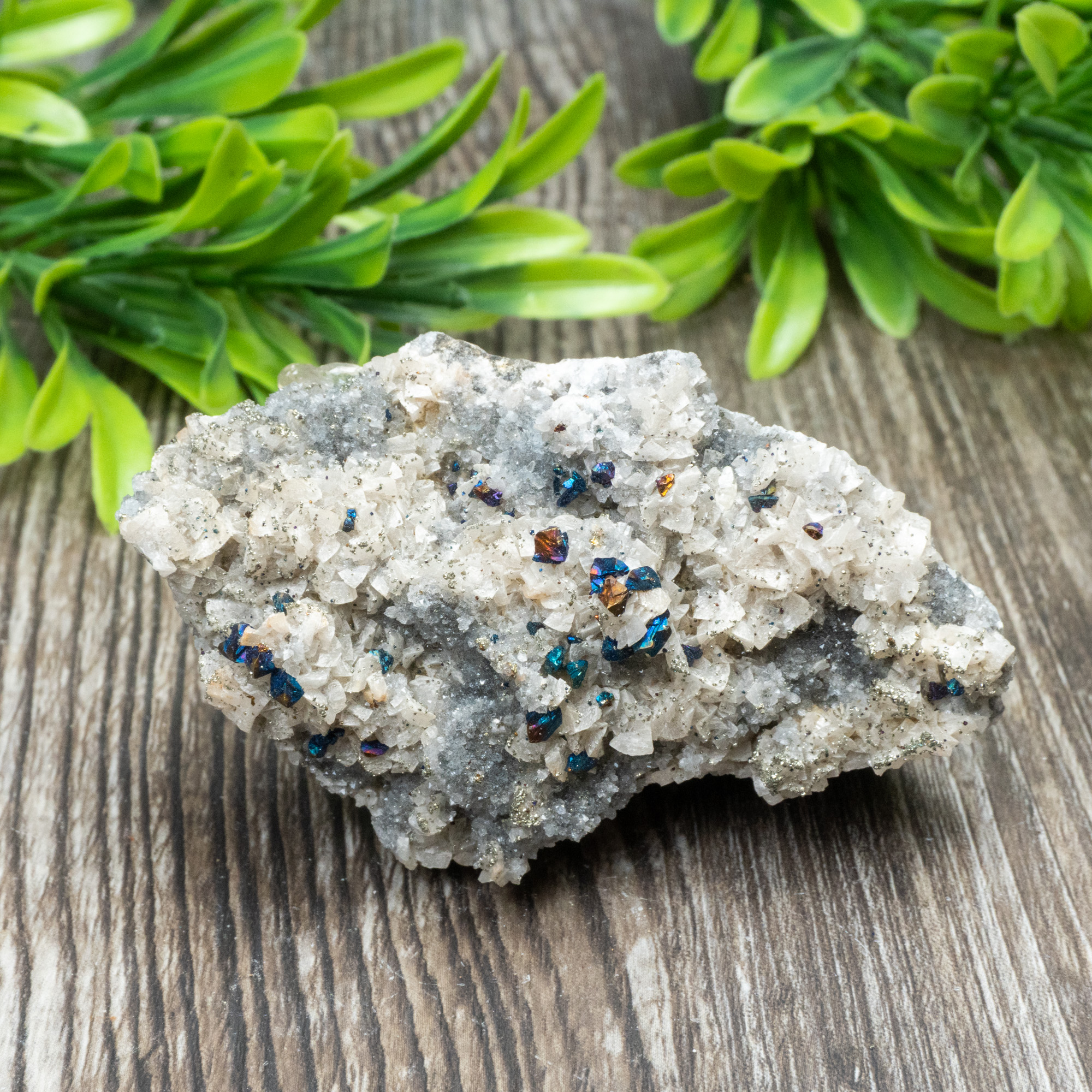 Chalcopyrite on Quartz and Calcite #1