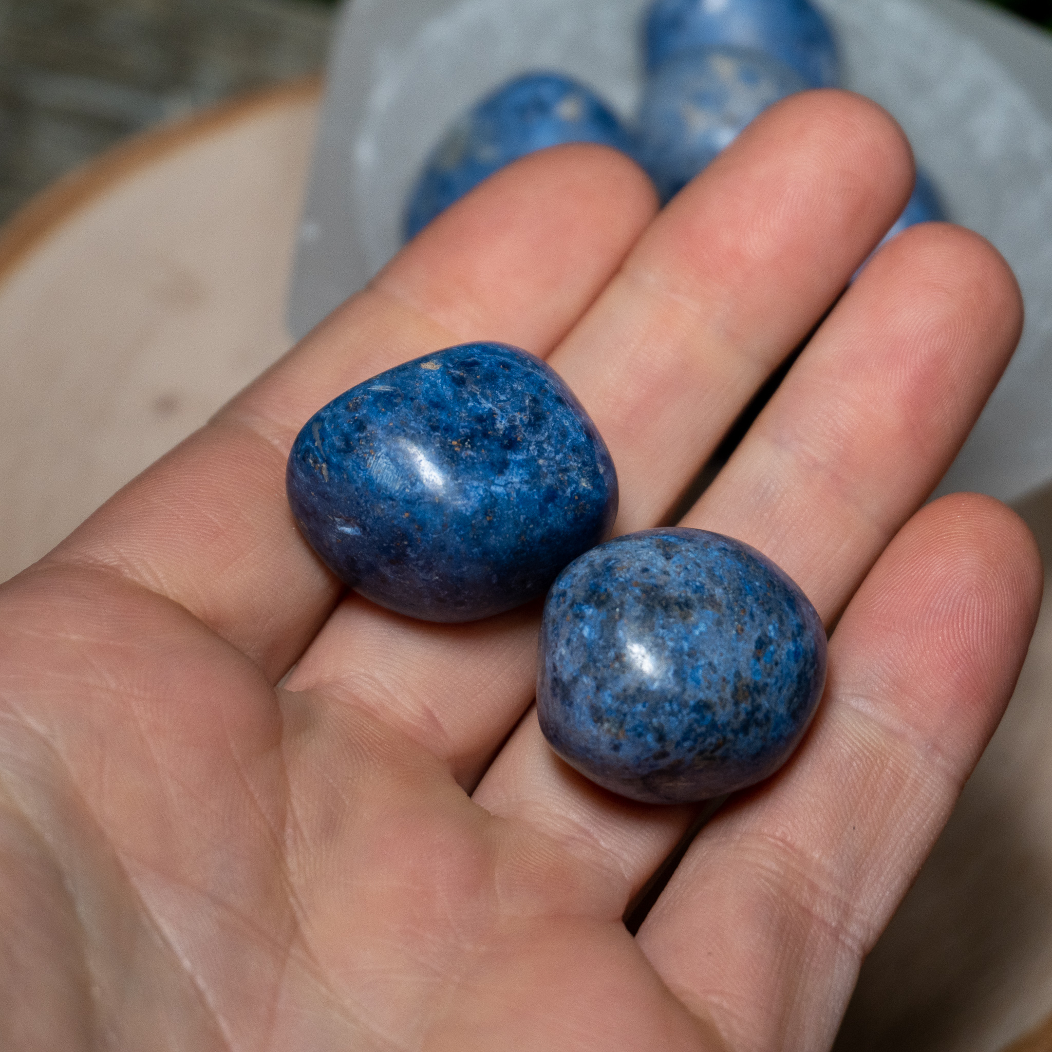 Tumbled Dumortierite